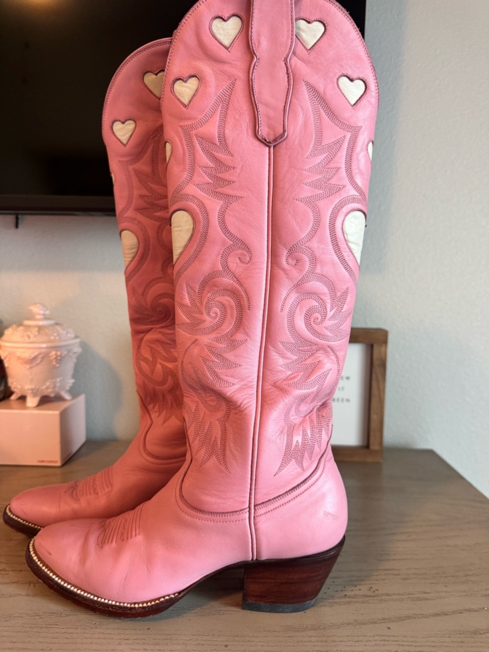 City Boots brand Pink Heart Accent Women's Leather Cowboy Boots - Picture 4 of 7